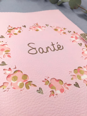 Protège carnet de santé Rose personnalisé couronne de fleurs Miller - Crapaud Chou, le cadeau de naissance original et personnalisé