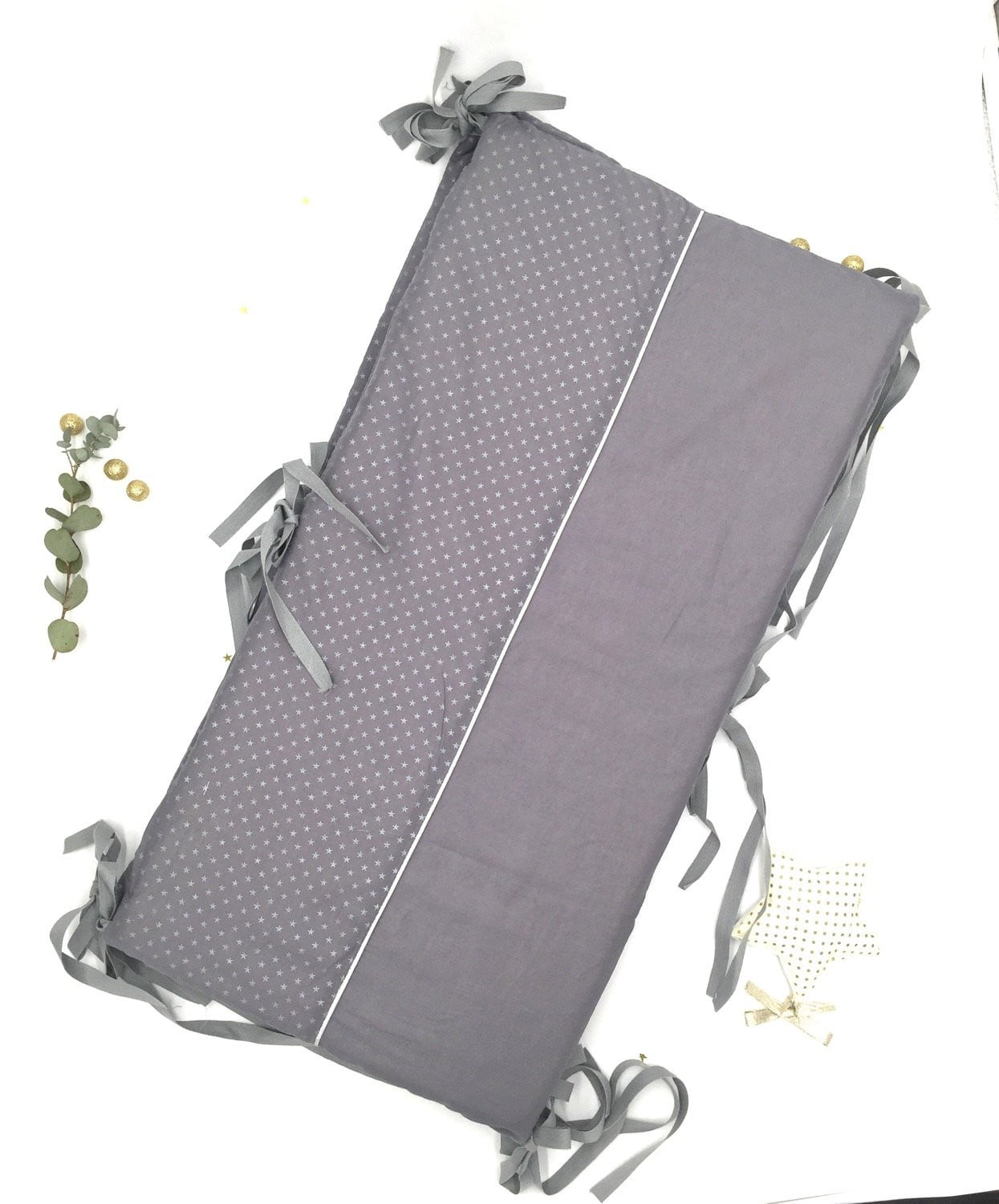 Tour de lit gris dehoussable - Crapaud Chou, le cadeau de naissance original et personnalisé